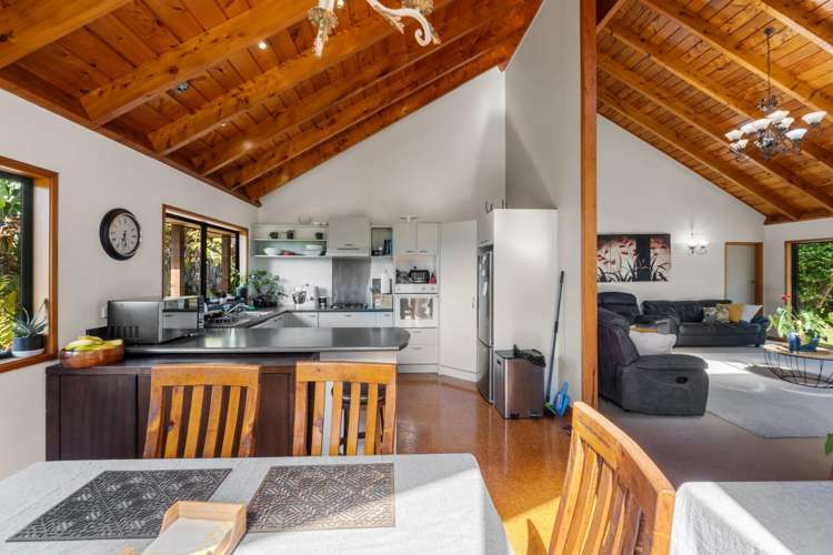 58 Bethells Road Waitakere_10