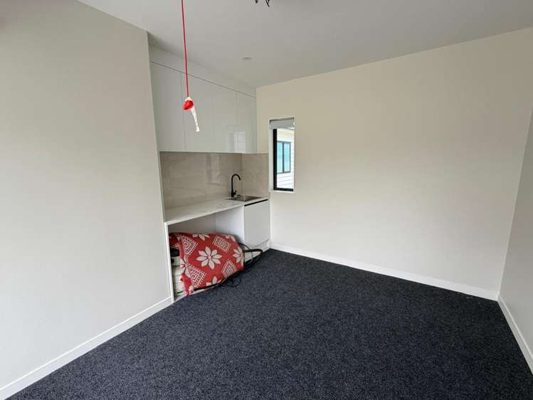 83 Gateway Park Drive, 1765_16