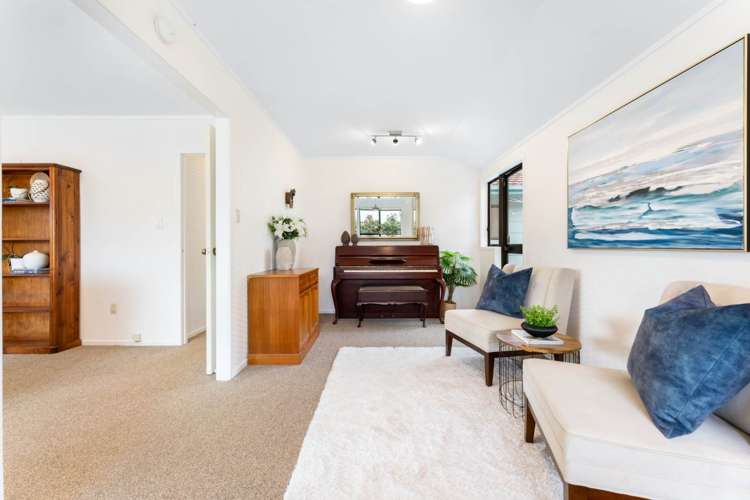 2/61 Oaktree Avenue Browns Bay_8