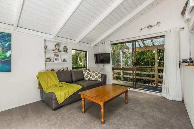 1 Woollams Road Onetangi_2