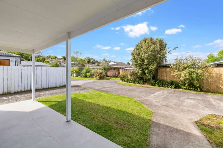 1/10 Mannering Place Hillcrest_13