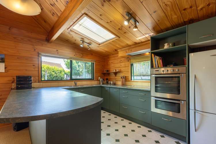 6 Fiesta Grove Raumati Beach_8