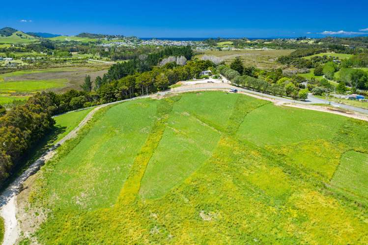 2116 Cove Road Mangawhai_11