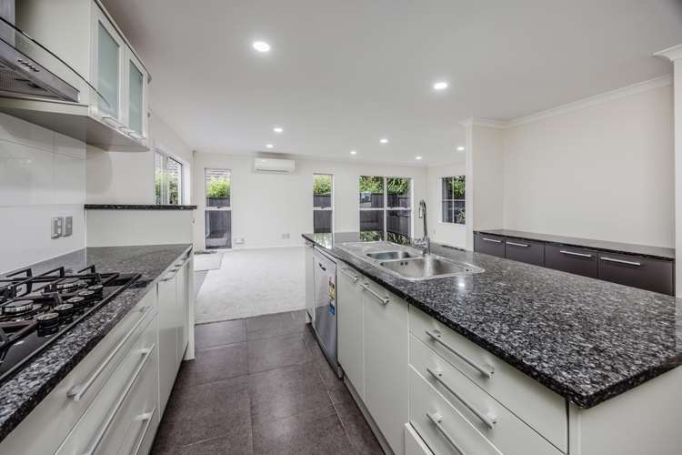 10 Savina Court Flat Bush_11