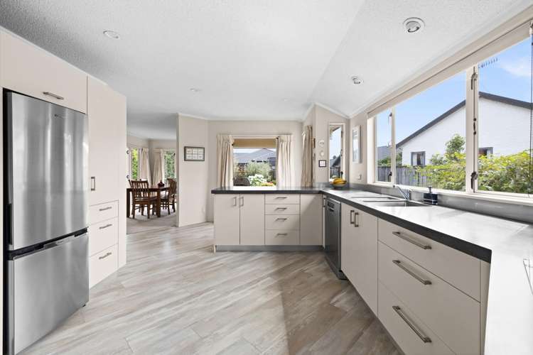 11 Bishops Close Greenmeadows_5