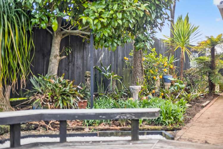 7 Tyrian Close Half Moon Bay_39