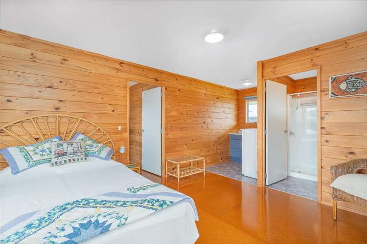 20 Martin Place Cooks Beach_19