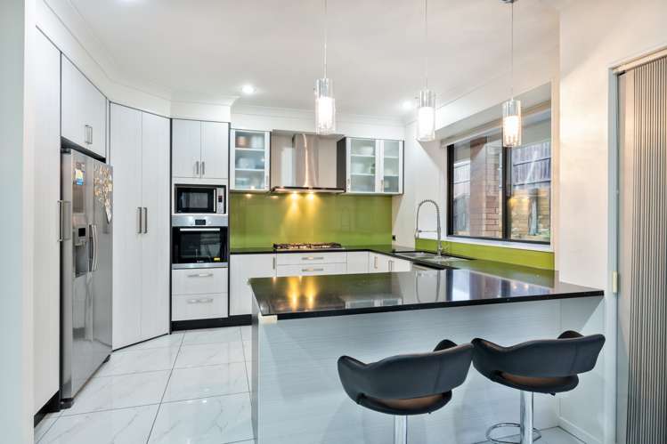 18 Midhurst Avenue Henderson_16