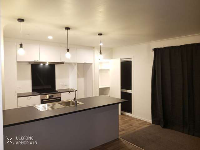 Privacy, Views and Close to Town. 2 Bed + Sleepout