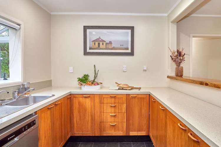 27 Coroglen Avenue Birkenhead_5