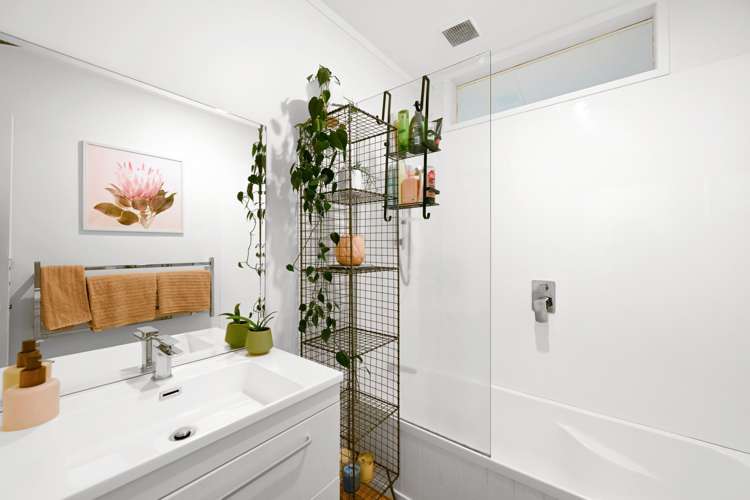 24 Tudor Crescent Chedworth_24