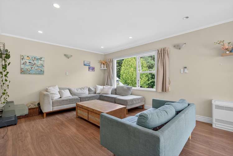 5 Tiniroa Grove Silverstream_9