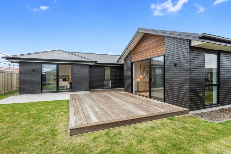 22 Longfields Road_2
