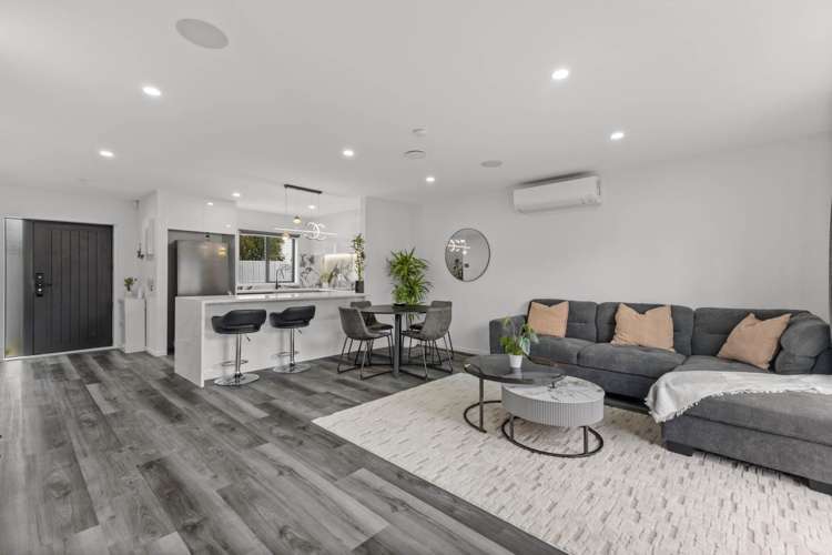 2/7 Gambare Place Wattle Downs_7