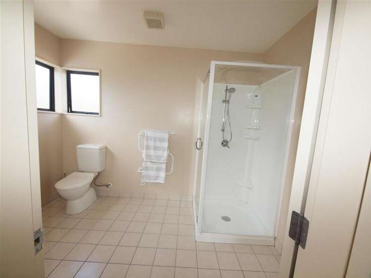 4 Halewood Grove Churton Park_11