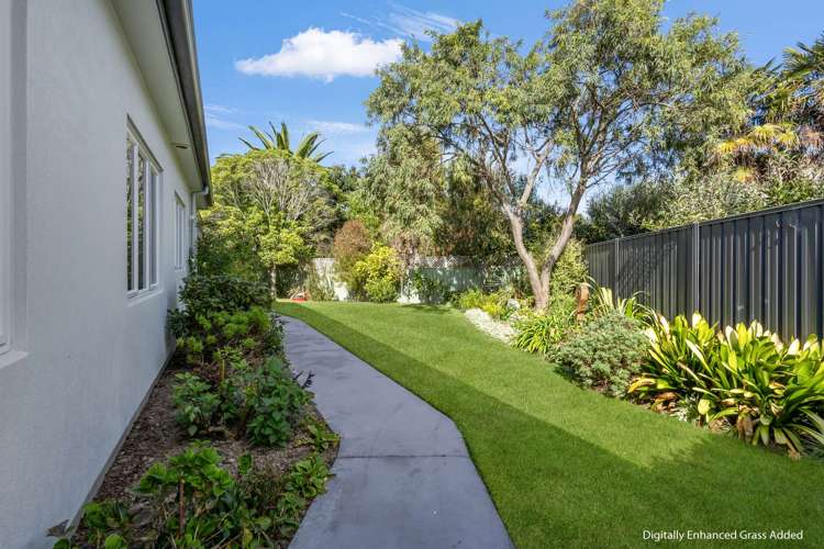 28 Delta Mews Place Clive_23
