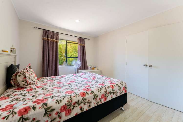 2/15A View Road Glenfield_8