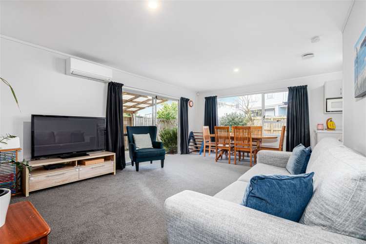 1/48 Tabitha Crescent Henderson_11