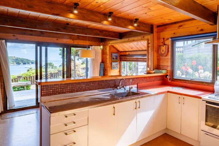 189 Ocean View Road Oneroa_47