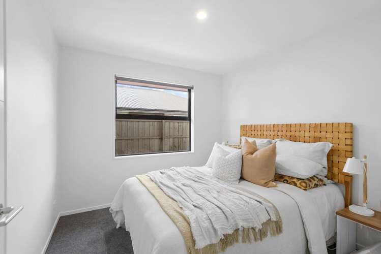 42 Finstock Way 11103_13