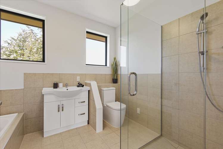 102 Glews Road Cust_27