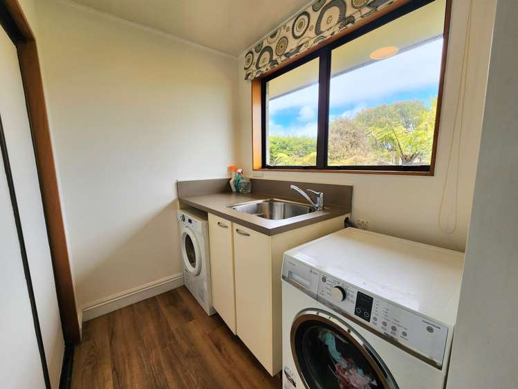 10 Gilbert Road Paroa_19