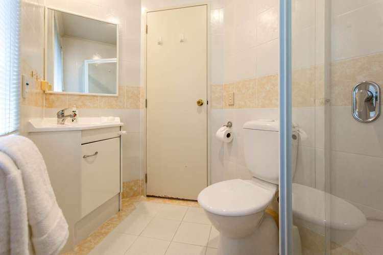 2/6 Wairere Road Torbay_14