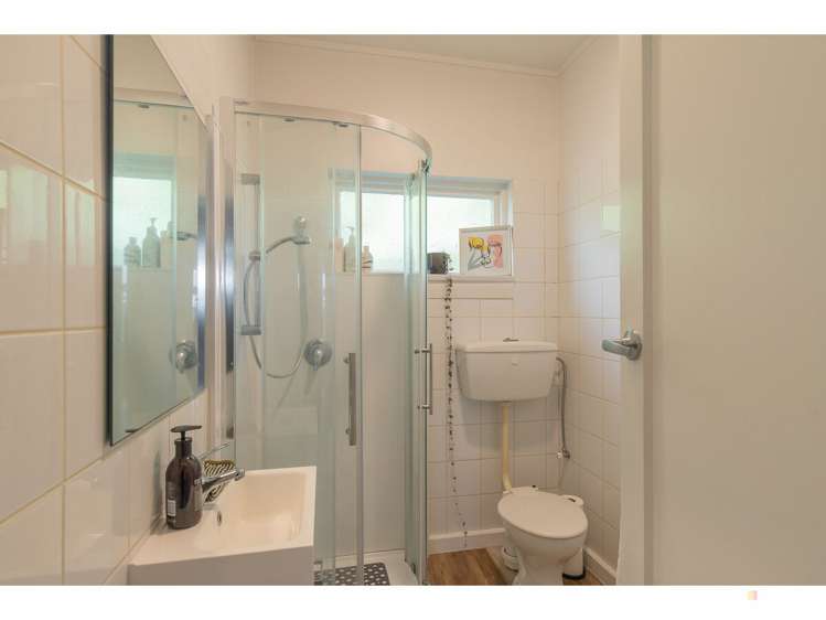 19 Raymond Street West End_10