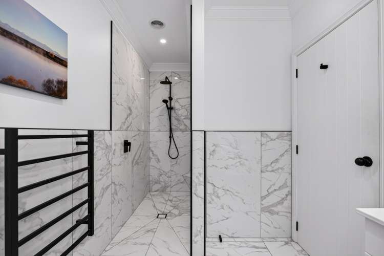 55 Kent Terrace Taradale_14