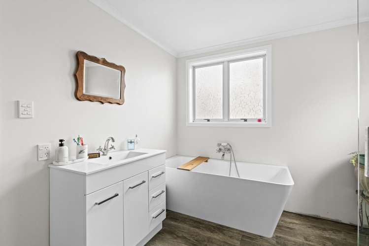 19 Gordon Terrace Hunterville_13