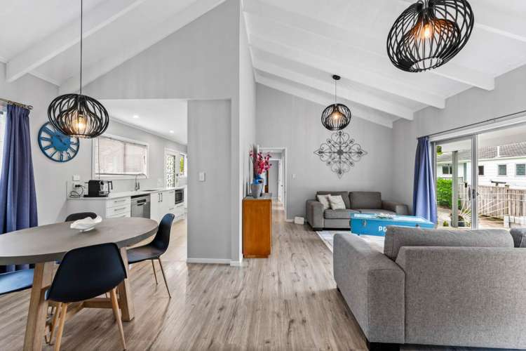 2/16 Scarlock Avenue Browns Bay_2