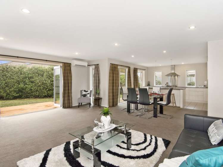 16 Hasendene Drive Lincoln_5