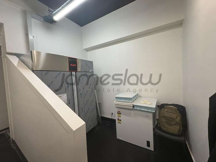 Shop 8 Achilles House City Centre_7