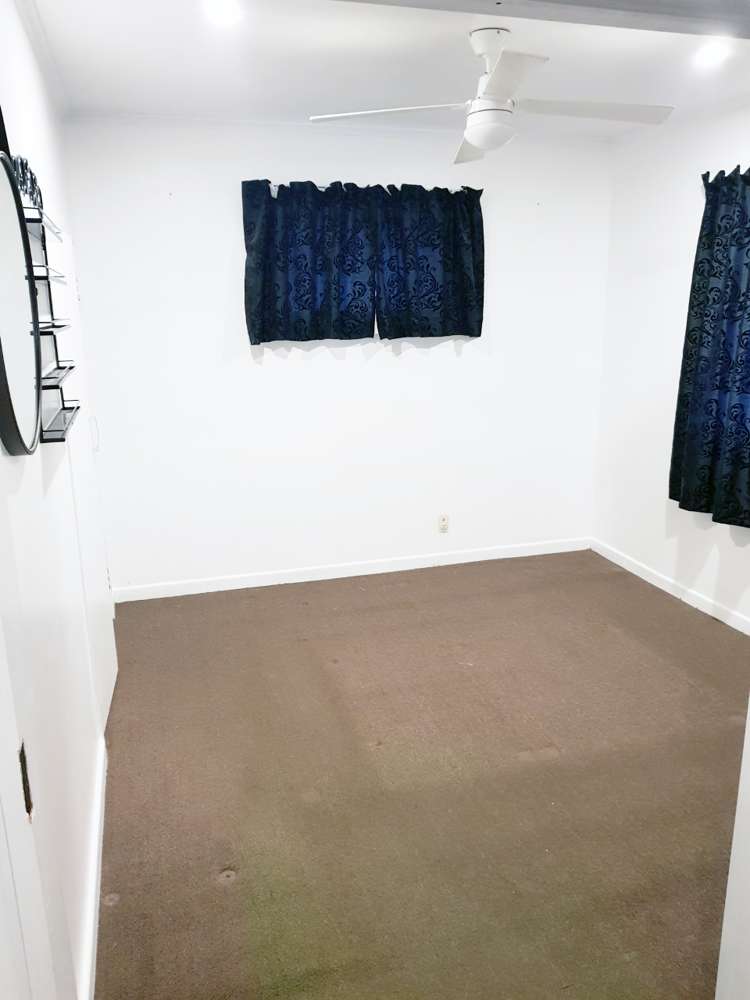 44 Kelman Road Kelston_11