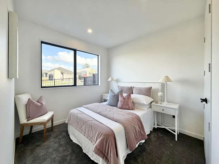 80 Parish Drive Milldale_21