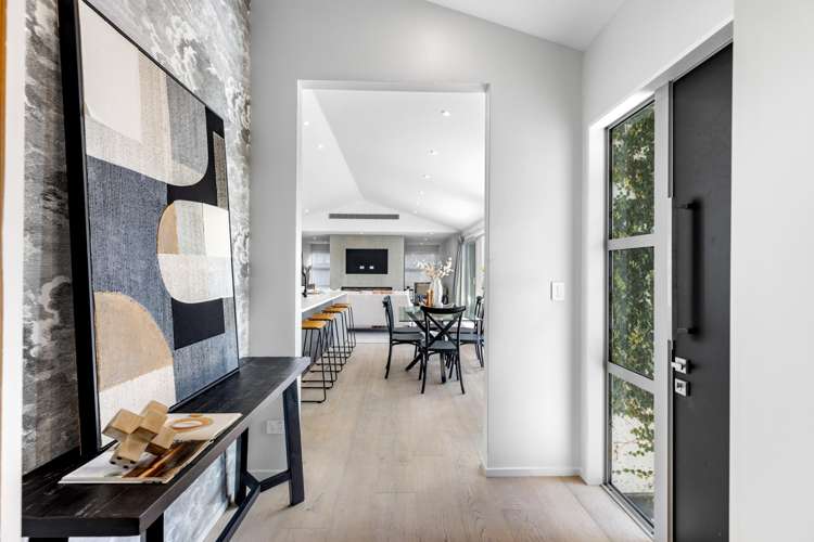 6 Craig Thompson Drive Lincoln_11