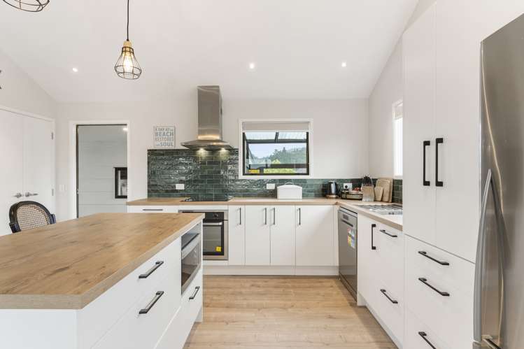 103 The Drive Whangamata_21