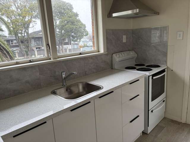 1/7 Norman Spencer Drive 10695_4