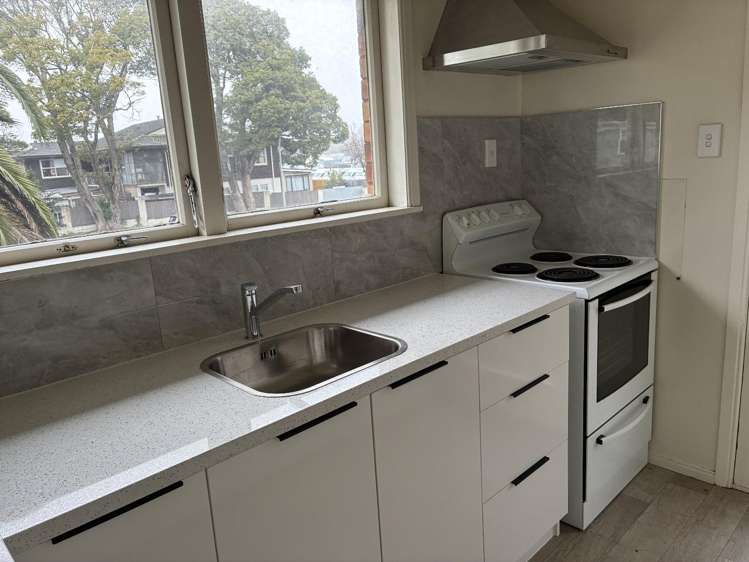 1/7 Norman Spencer Drive 10695_4