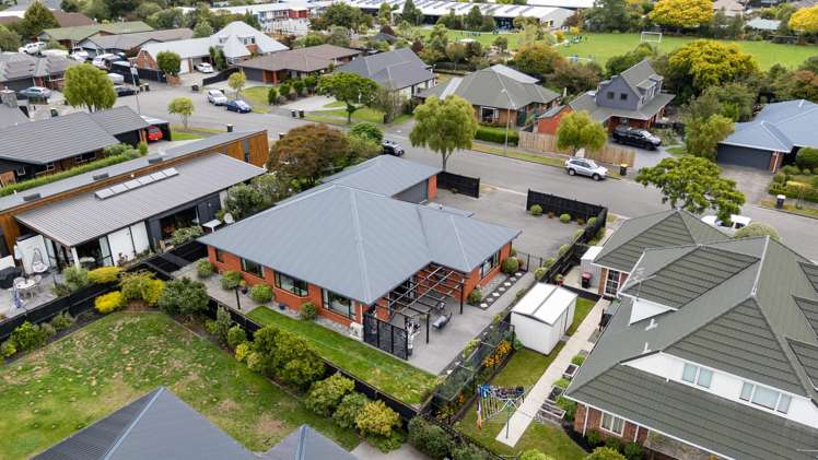 81 Chartwell Street Burwood_34