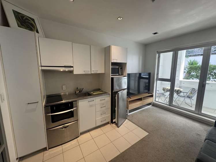 104/85 Beach Road City Centre_6