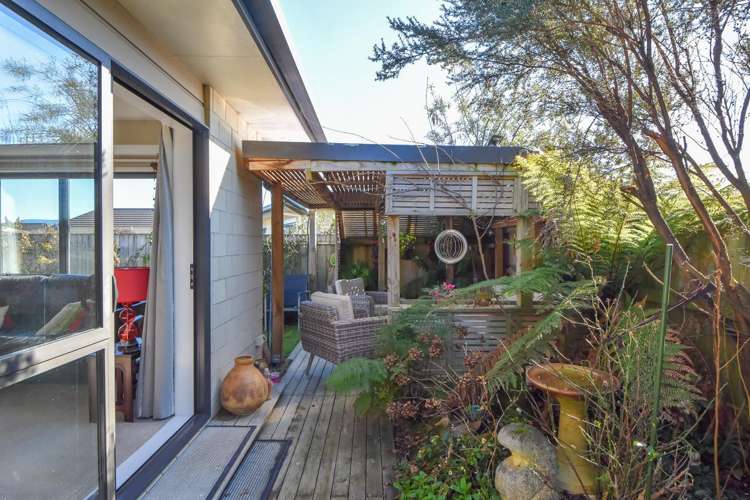 8 Ashmore Park Road Carterton_16
