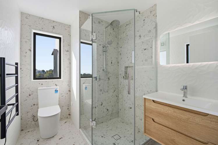 2/8 Park Rise Campbells Bay_7