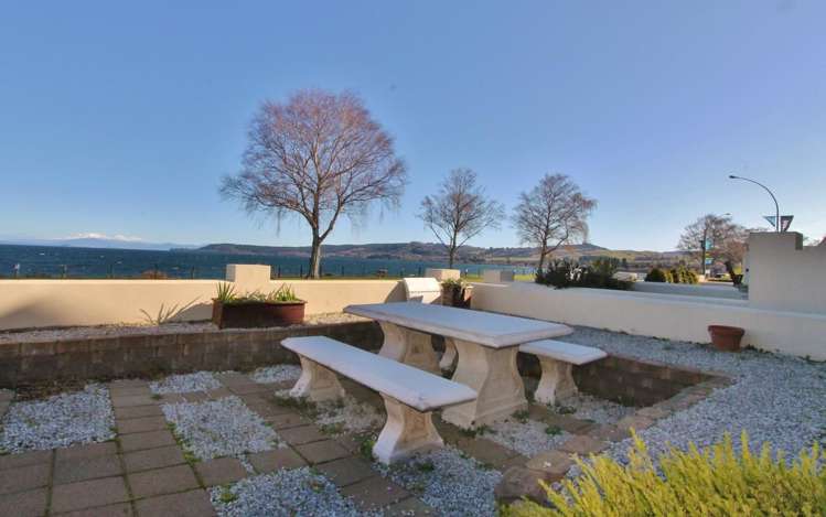 4/54 Lake Terrace Taupo_3