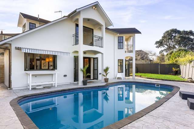 Amazing Value in the Bays - Home with a Pool