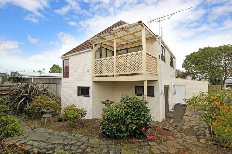 2/20 Lomond Street Takapuna_13