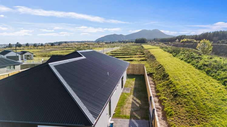 20 Wharariki Rise Wharewaka_7
