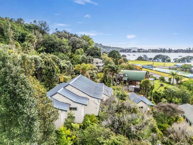 99 Main Road Tairua_34