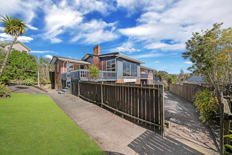 8 Goad Crescent Hillsborough_37