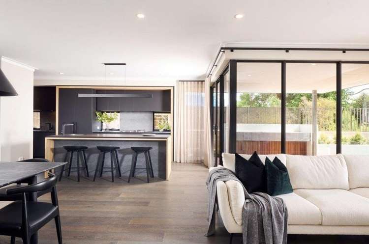 73 Oak Road Poraiti_2